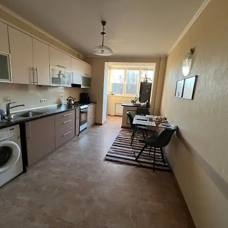Apartment посуточно район аркадии парк победы 2х ком Odesa