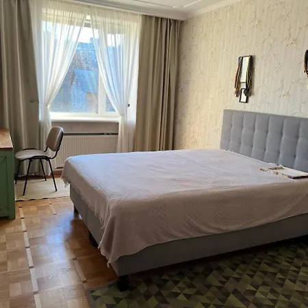 Apartment посуточно район аркадии парк победы 2х ком